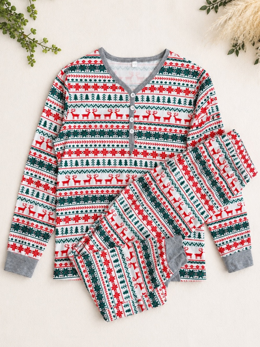 SheShow Boutique Women’s Holiday Elk Pajama Set - Red/Green/White Size Large
